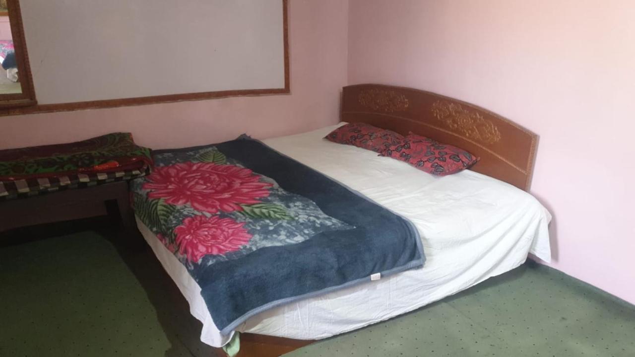 Lake Boulevard Guest House Srinagar  Exterior photo
