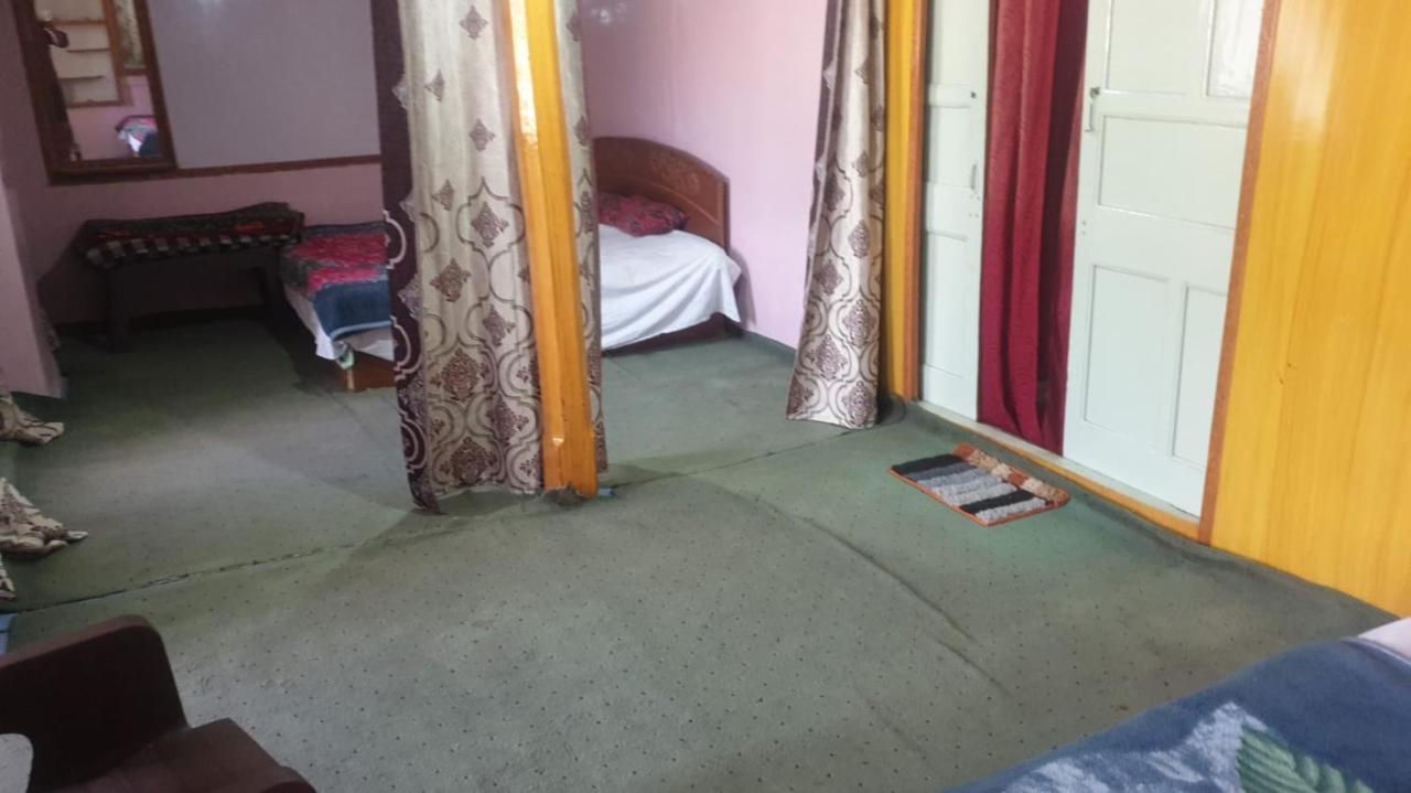 Lake Boulevard Guest House Srinagar  Exterior photo