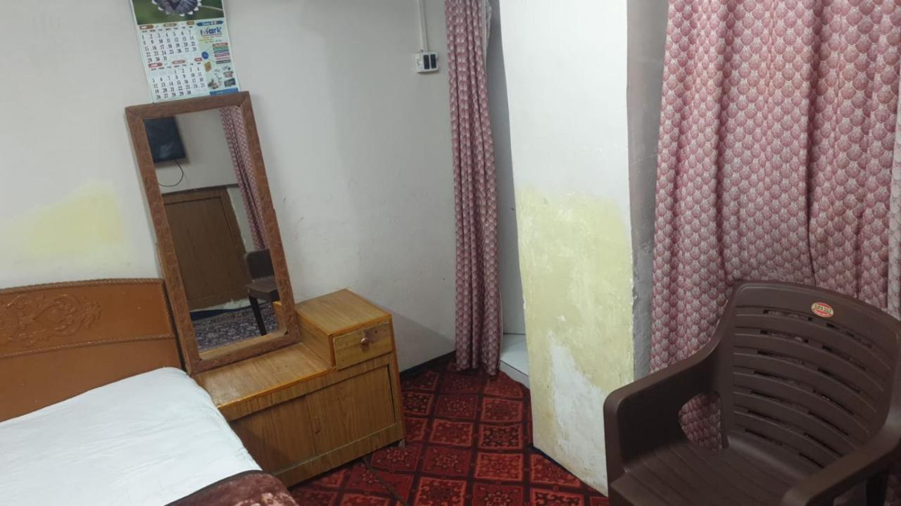 Lake Boulevard Guest House Srinagar  Exterior photo